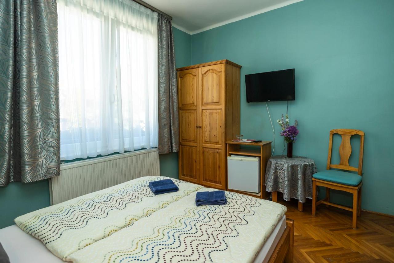 Bed and Breakfast Cecey Vendeghaz Erlau Exterior foto