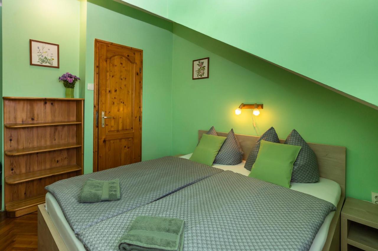 Bed and Breakfast Cecey Vendeghaz Erlau Exterior foto