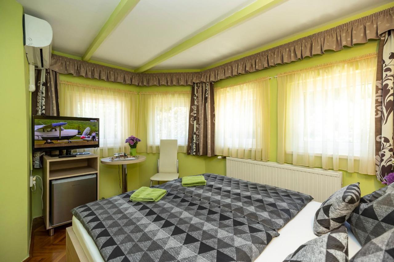 Bed and Breakfast Cecey Vendeghaz Erlau Exterior foto